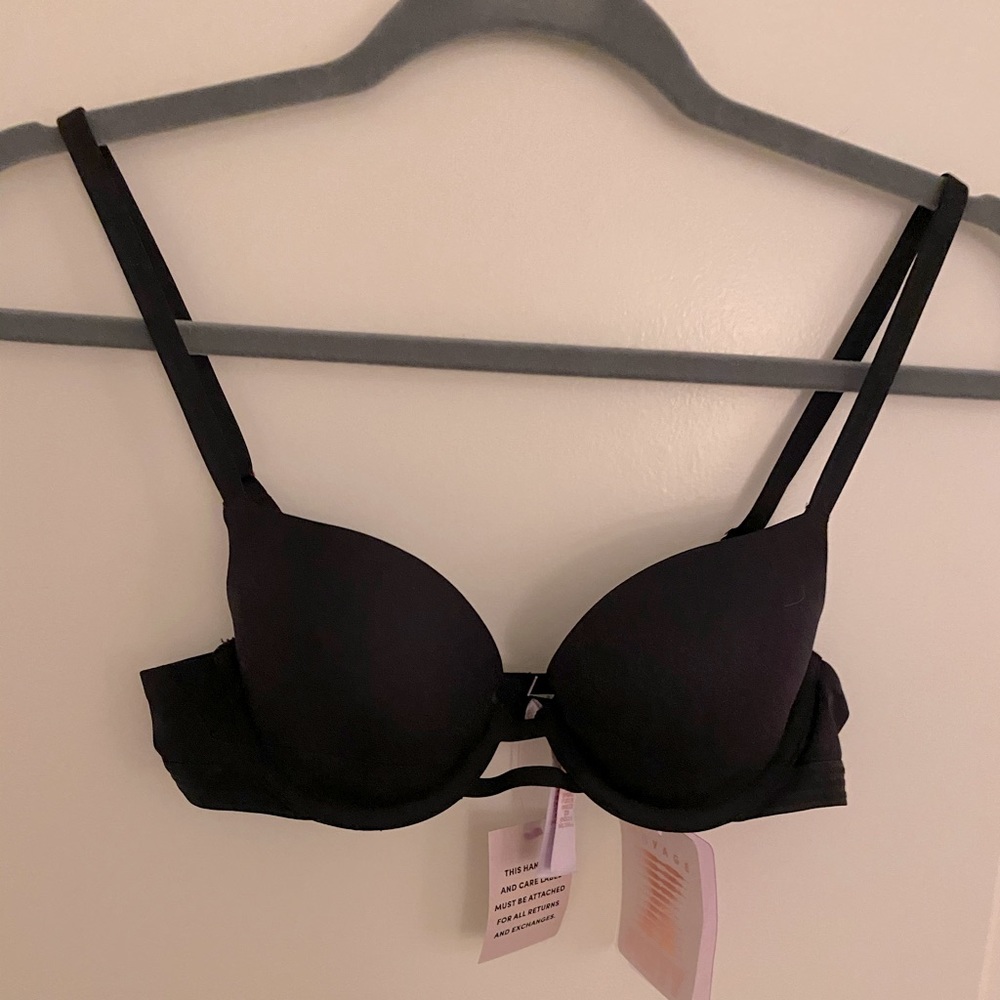 SAVAGE x FENTY black bra. Never worn. Size 32A NWT